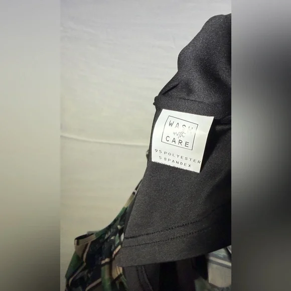 Flamingo Graphic Tank Top - Black - Picture 6 of 7